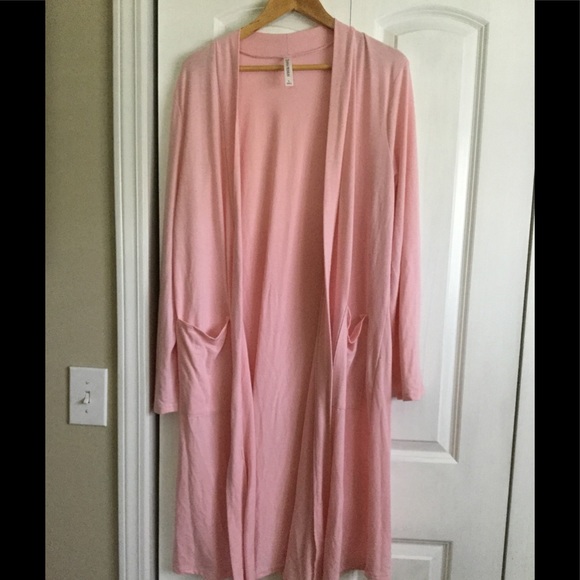 Tops - Pink Duster with pockets, size large